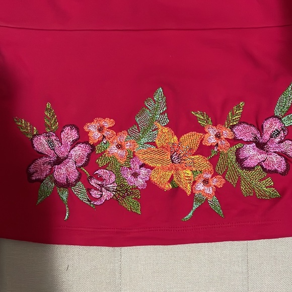 Floral Crop Top 🌺 - Picture 3 of 11